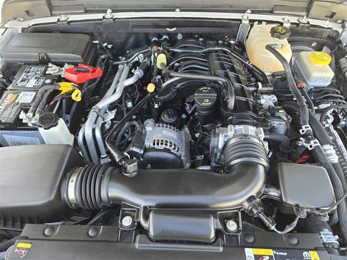 Used 2022 Jeep Wrangler Unlimited Sahara image 30