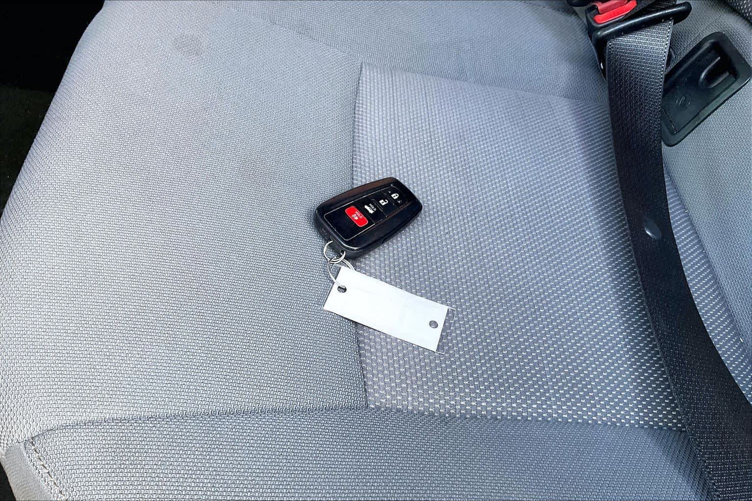 Used 2022 Toyota Corolla SE w/ Carpet Mat Package (TMS) FWD image 14
