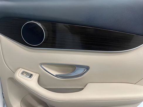 Used 2017 Mercedes-Benz GLC 300 4MATIC w/ Premium 1 Package image 20