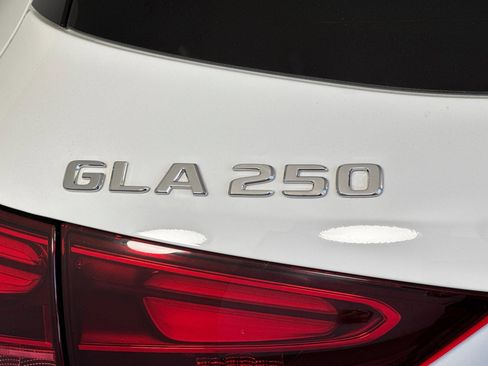 Certified 2024 Mercedes-Benz GLA 250 image 22