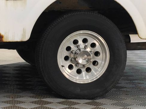 Used 2004 Chevrolet Express 3500 RWD image 39