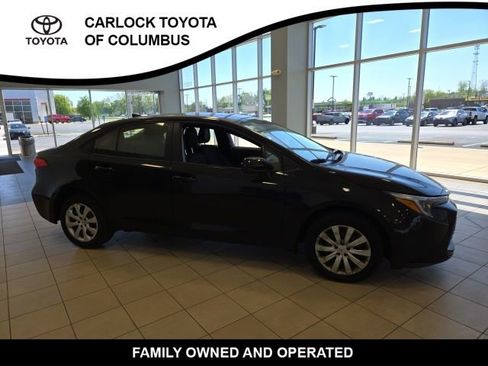Used 2025 Toyota Corolla LE w/ Convenience Package FWD image 5