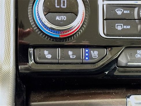 Used 2021 GMC Yukon Denali w/ Denali Premium Package image 19