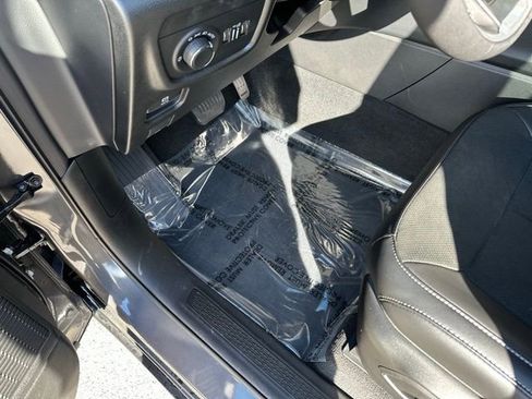 New 2025 Jeep Grand Cherokee L Laredo image 27