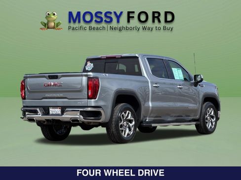 Used 2023 GMC Sierra 1500 SLT w/ SLT Premium Plus Package AWD/4WD image 5