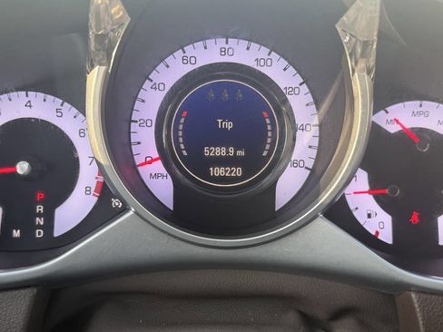 Used 2011 Cadillac SRX Luxury image 14