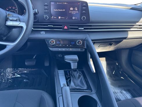 Certified 2022 Hyundai Elantra SEL image 11