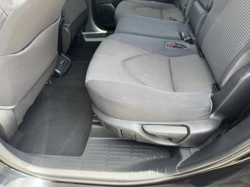 Used 2020 Toyota Highlander L image 37