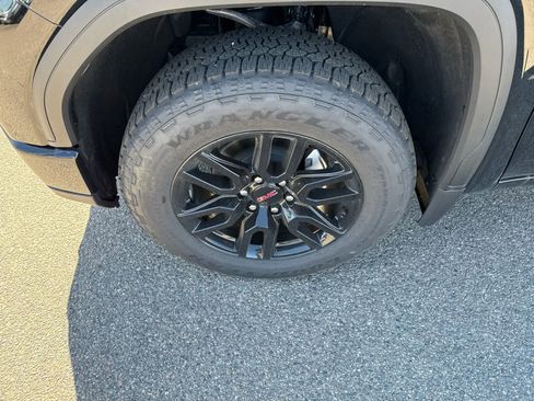 New 2026 GMC Sierra 1500 Elevation w/ Elevation Select Package AWD/4WD image 9
