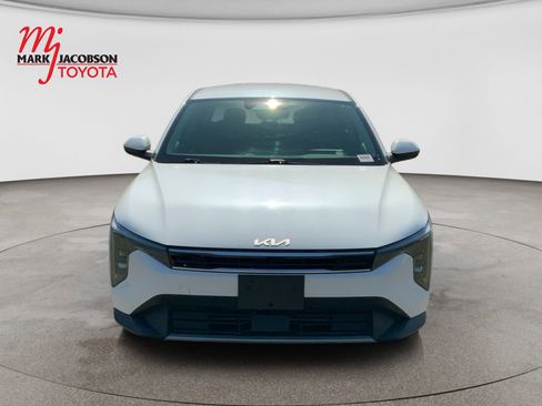 Used 2025 Kia K4 EX FWD image 2