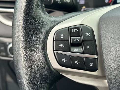 Certified 2021 Ford Explorer XLT w/ Equipment Group 202A image 27