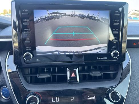 Used 2022 Toyota Corolla LE FWD image 19