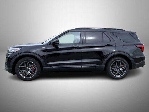 Used 2025 Ford Explorer ST-Line w/ ST-Line Street Pack AWD/4WD image 8