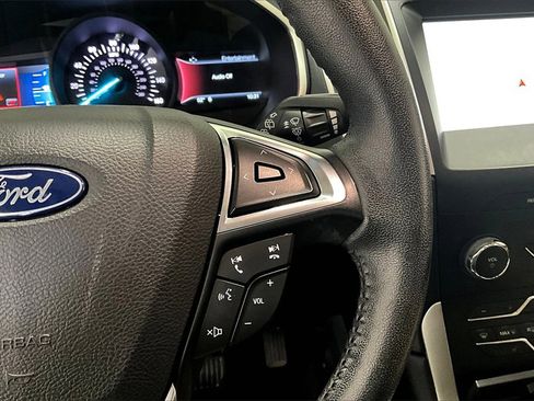 Used 2019 Ford Edge SEL image 12