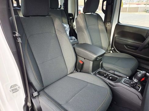 New 2026 Jeep Gladiator Sport image 18