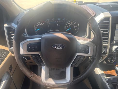 Used 2019 Ford F150 Lariat w/ Equipment Group 502A Luxury AWD/4WD image 16