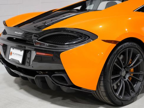 Used 2017 McLaren 570S Coupe RWD image 24