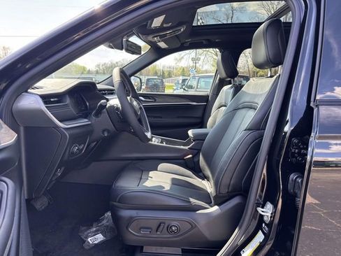 New 2026 Jeep Grand Cherokee L Limited AWD/4WD image 4