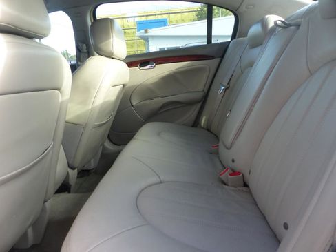 Used 2008 Buick Lucerne CXL w/ Ultra Confidence Package image 10