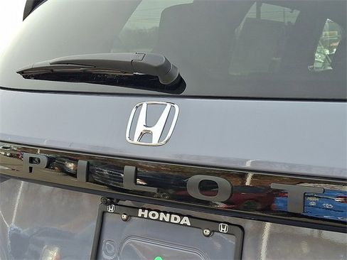 New 2025 Honda Pilot TrailSport image 27