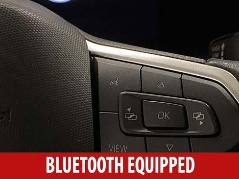 Used 2024 Volkswagen Jetta SE FWD image 11
