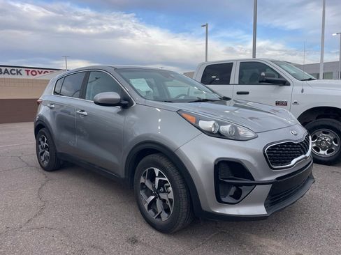 Certified 2022 Kia Sportage LX image 2