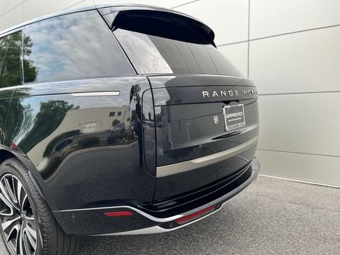 Used 2024 Land Rover Range Rover SE AWD/4WD image 10