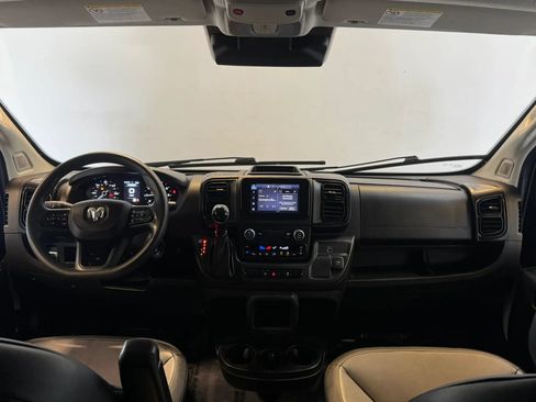 Used 2024 RAM ProMaster 2500 w/ Convenience Group FWD image 10