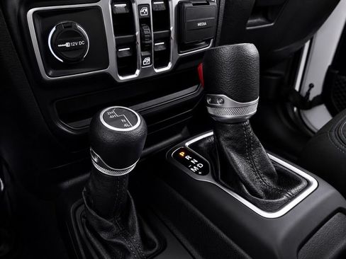 Used 2021 Jeep Wrangler Unlimited Sport AWD/4WD image 20