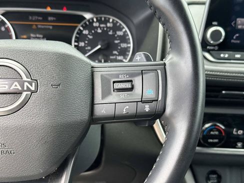 Used 2025 Nissan Rogue SV AWD/4WD image 18