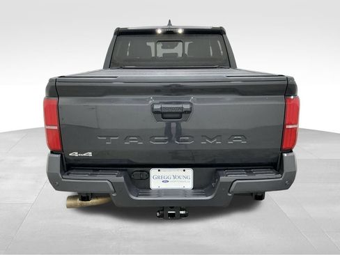 Used 2025 Toyota Tacoma SR5 w/ SR5 Upgrade Package image 21