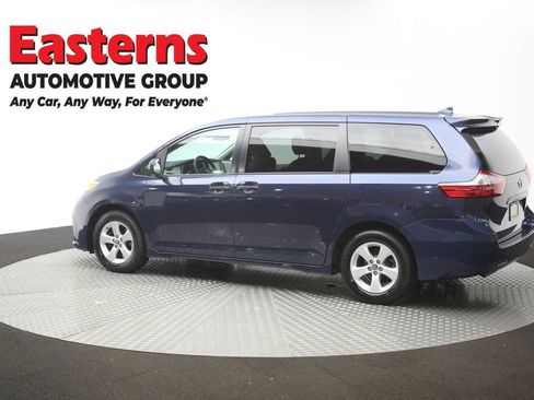 Used 2019 Toyota Sienna L FWD image 61