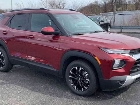 Certified 2023 Chevrolet TrailBlazer LT w/ Convenience Package image 2