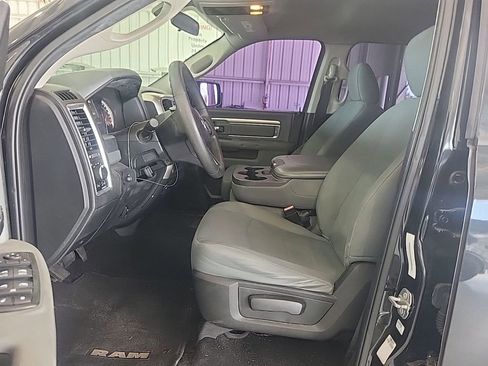 Used 2019 RAM 1500 Classic SLT RWD image 6