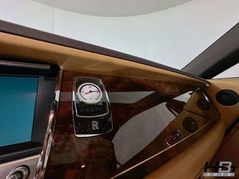 Used 2014 Rolls-Royce Wraith RWD image 20