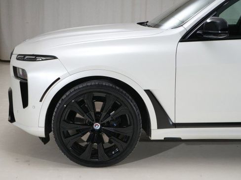 Used 2023 BMW X7 M60i w/ Executive Package image 4