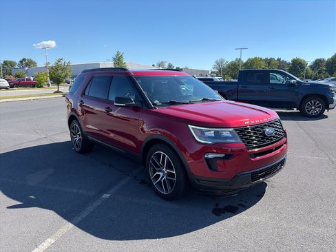 Used 2018 Ford Explorer Sport w/ Equipment Group 401A AWD/4WD image 3
