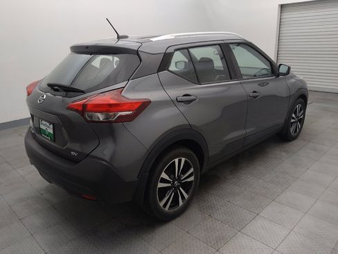 Used 2019 Nissan Kicks SV image 9