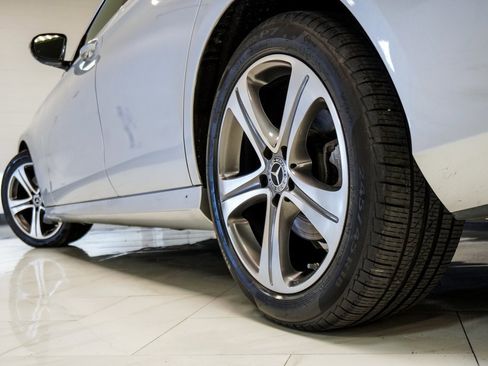 Used 2020 Mercedes-Benz E 350 4MATIC Sedan image 10