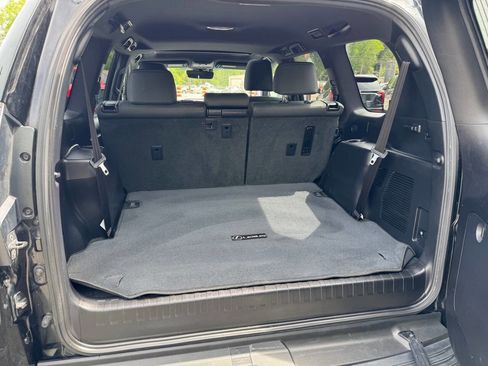 Used 2020 Lexus GX 460 Premium w/ Premium Package image 34