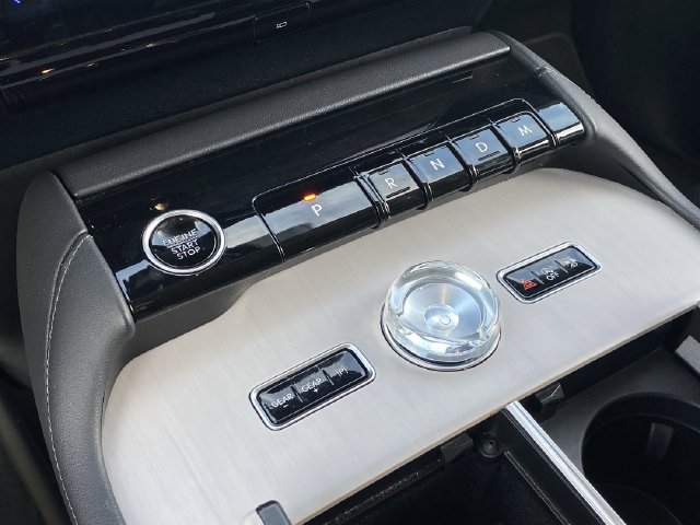 Used 2025 Lincoln Navigator L Reserve AWD/4WD image 27