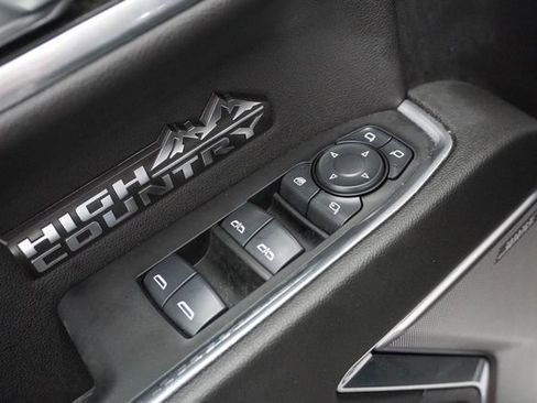 Used 2024 Chevrolet Silverado 1500 High Country w/ High Country Premium Package AWD/4WD image 9