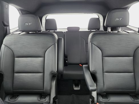 Used 2025 Buick Enclave Sport Touring image 28