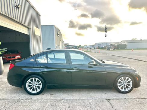 Used 2017 BMW 320i xDrive Sedan AWD/4WD image 8