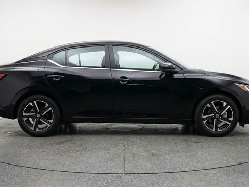 Used 2025 Nissan Sentra SV FWD image 11