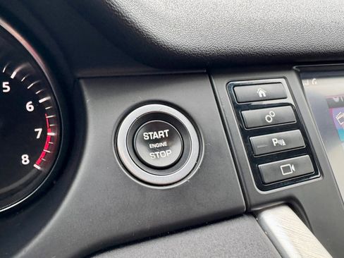 Used 2018 Land Rover Discovery Sport HSE image 38