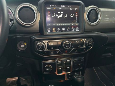 Used 2022 Jeep Wrangler Unlimited Sahara image 27