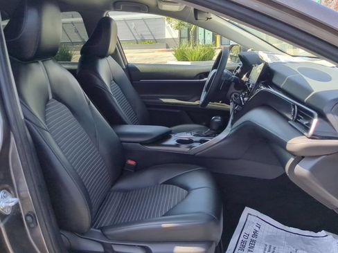 Used 2022 Toyota Camry SE w/ Carpet Mat Package (TMS) FWD image 30
