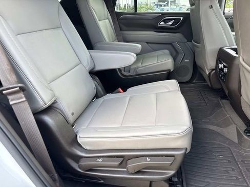 Used 2021 GMC Yukon SLT w/ SLT Premium Package RWD image 12
