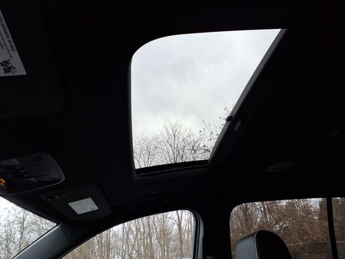 Used 2023 Chevrolet Traverse Premier w/ Redline Edition image 33